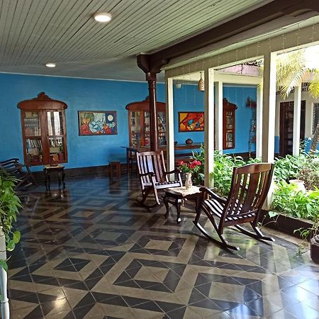 Hostal Harvest House Leon Bagian luar foto
