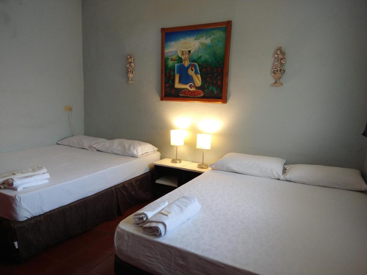 Hostal Harvest House Leon Bagian luar foto