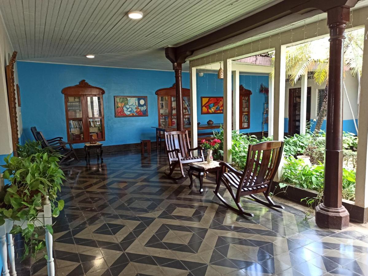 Hostal Harvest House Leon Bagian luar foto