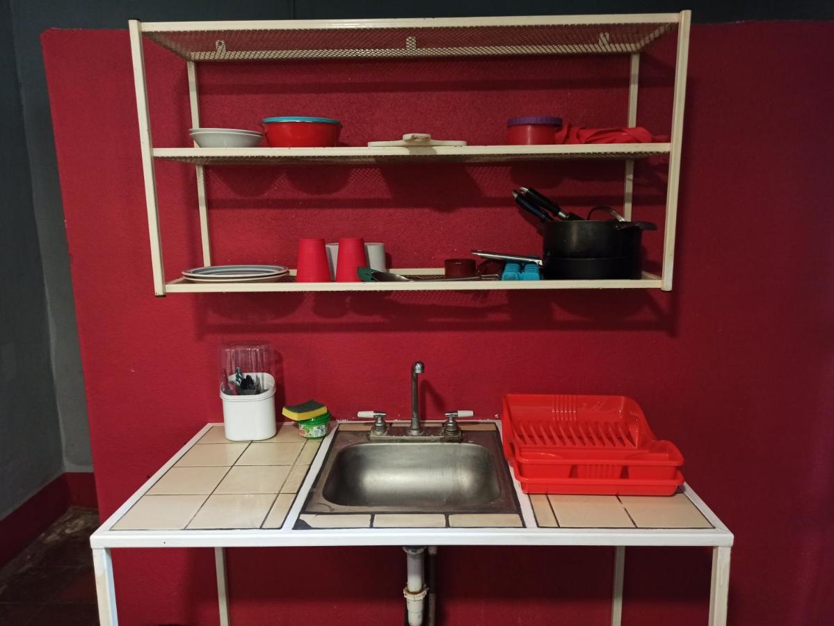 Hostal Harvest House Leon Bagian luar foto